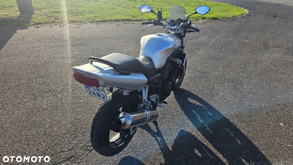 Yamaha FZS - 6