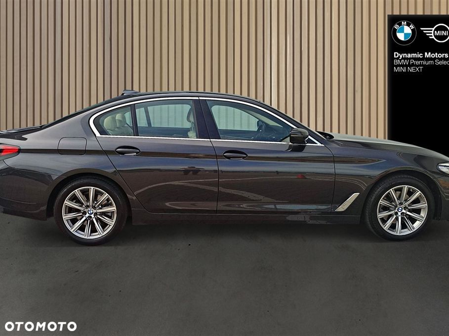 BMW Seria 5 520d xDrive MHEV - 6