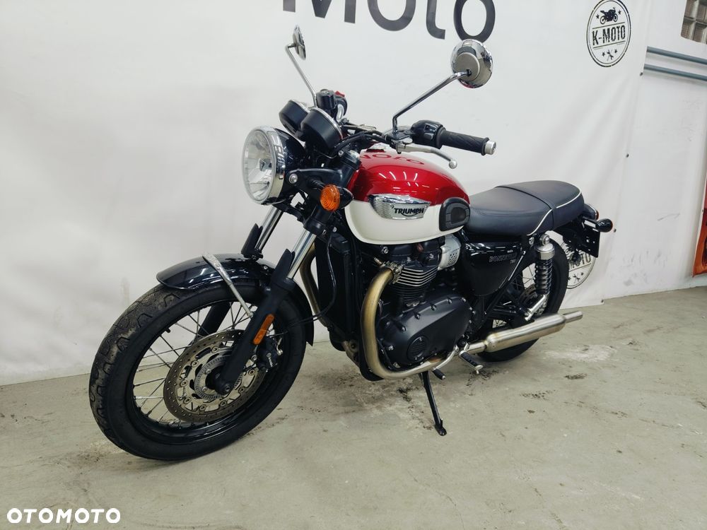 Triumph Bonneville - 18