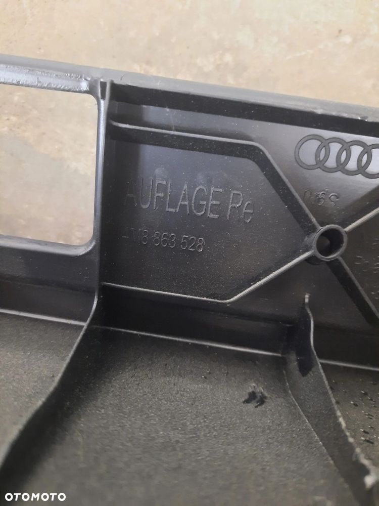 AUDI Q8 4M8 TAPICERKA OSŁONA PODŁOGI PRAWA 4M8863528 - 4