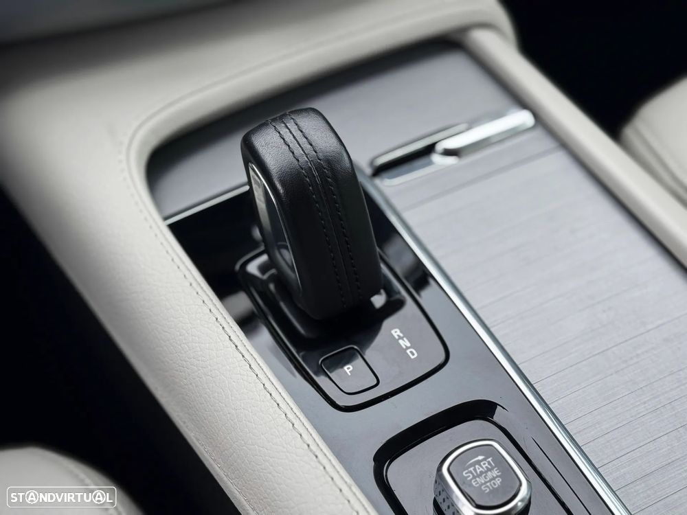 Volvo XC 90 2.0 T8 PHEV Momentum AWD - 22
