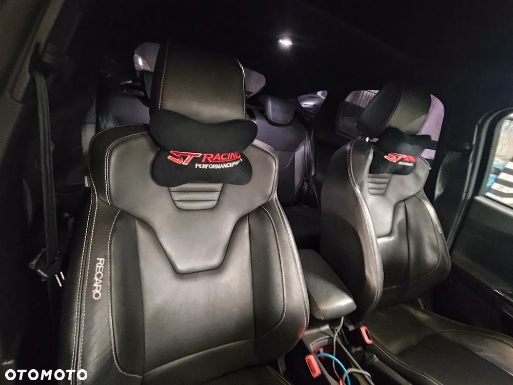 Ford Focus 2.0 EcoBoost ST - 14