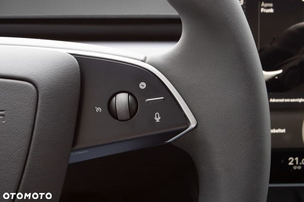 Tesla Model Y Long Range Dual Motor AWD - 22