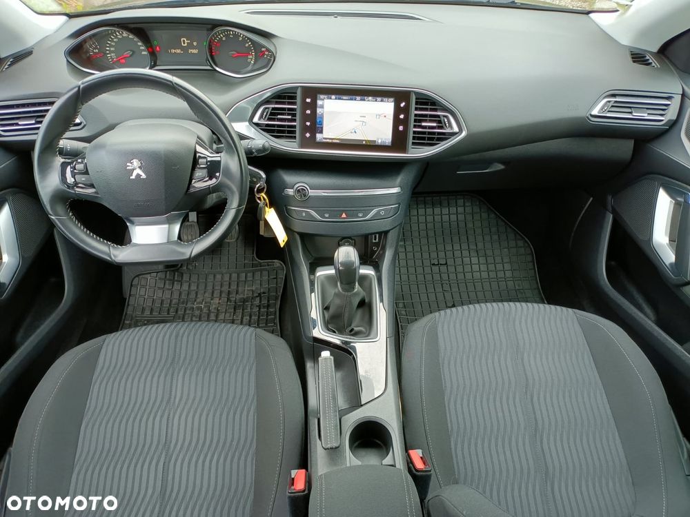 Peugeot 308 1.2 PureTech Business Line S&S - 25