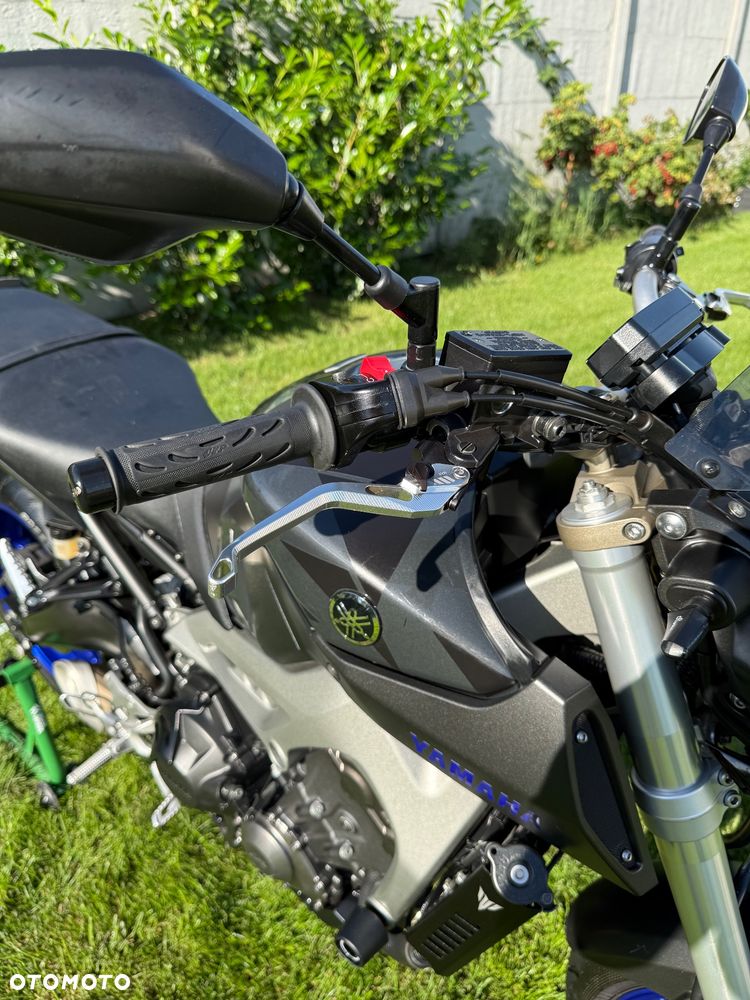 Yamaha MT - 12