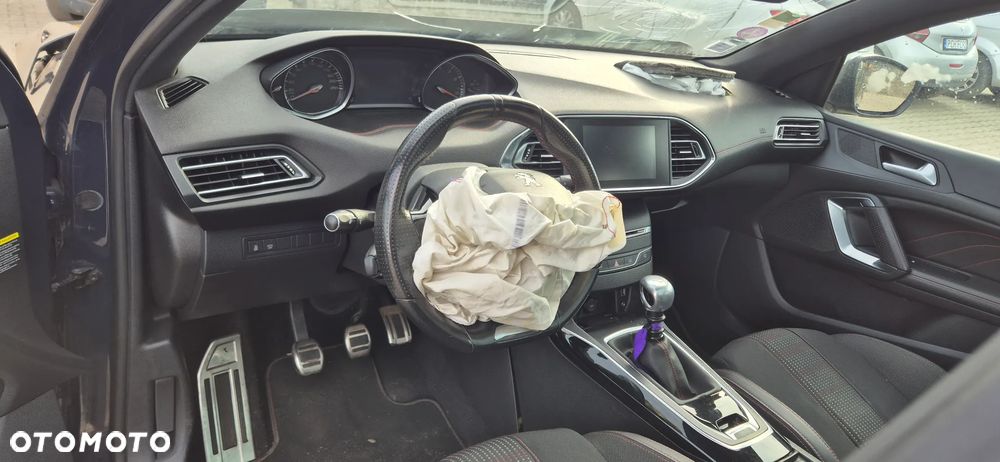 Peugeot 308 1.2 PureTech GPF GT Pack S&S - 30