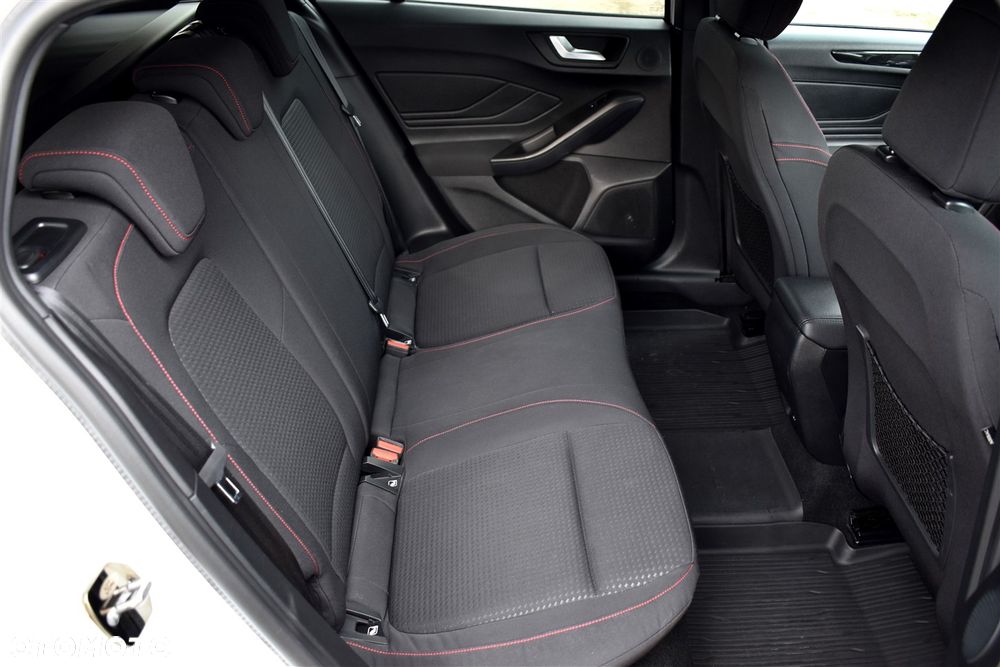 Ford Focus 2.0 EcoBlue ST-Line Business - 19