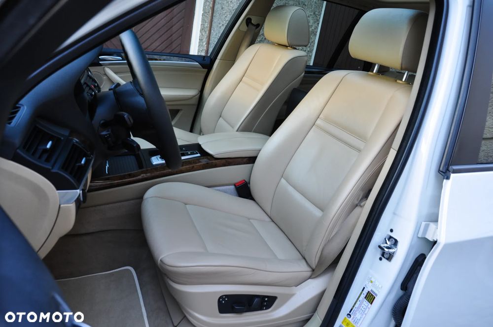 BMW X5 3.0si - 17