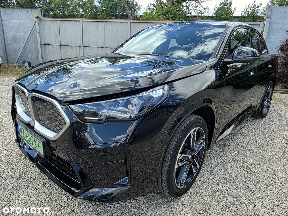 BMW iX2 eDrive20 66.5kWh M Sport - 1
