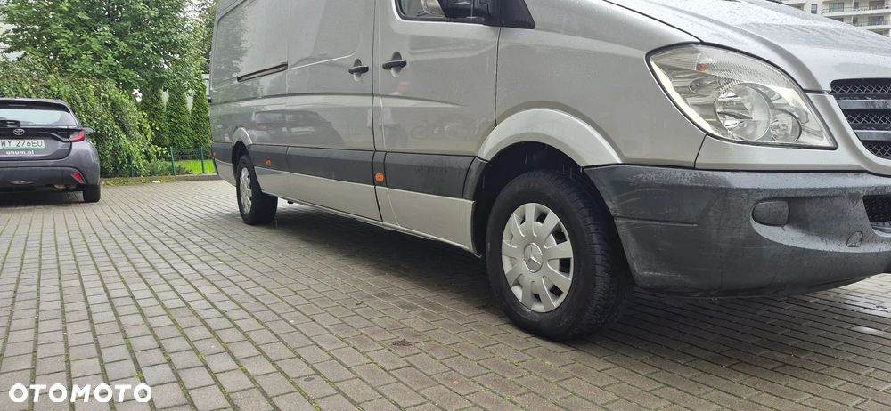 Mercedes-Benz Sprinter - 12