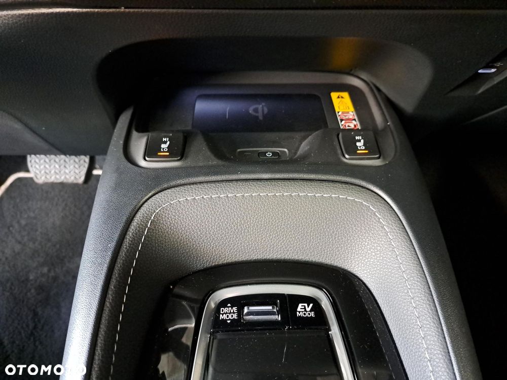 Toyota Corolla 2.0 Hybrid Style - 24