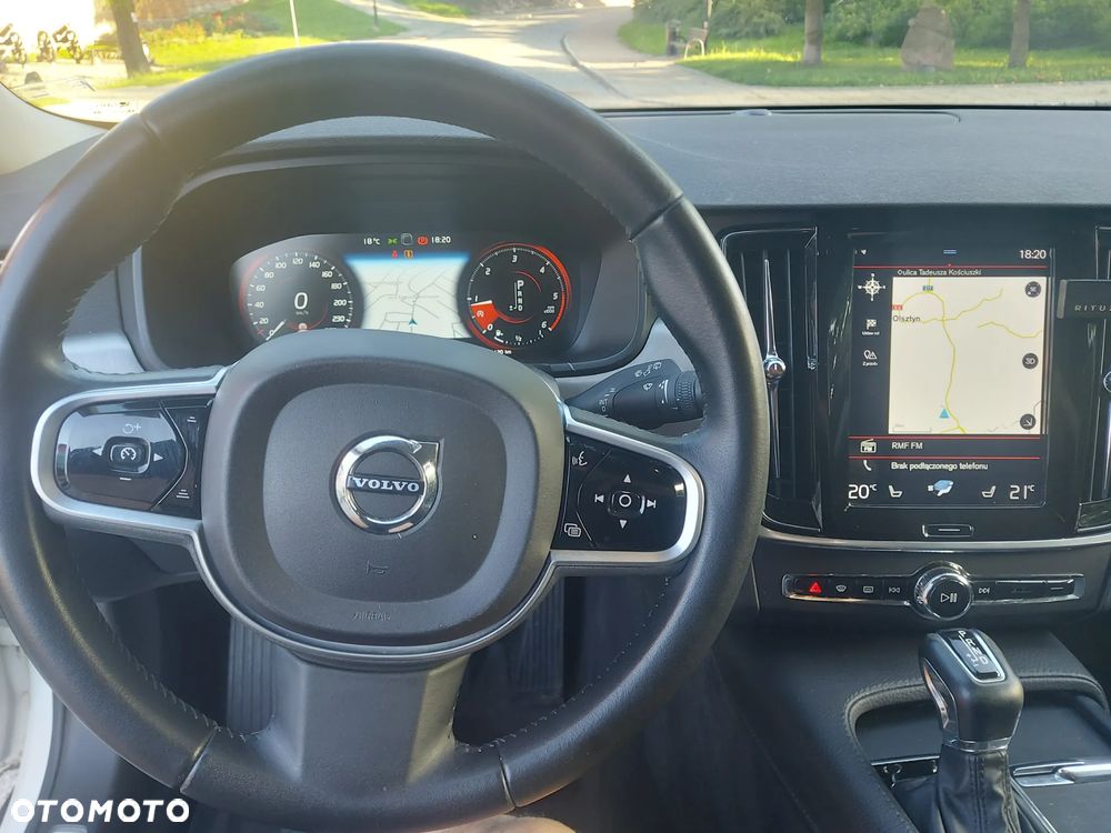 Volvo V90 D5 AWD Geartronic Momentum Pro - 31