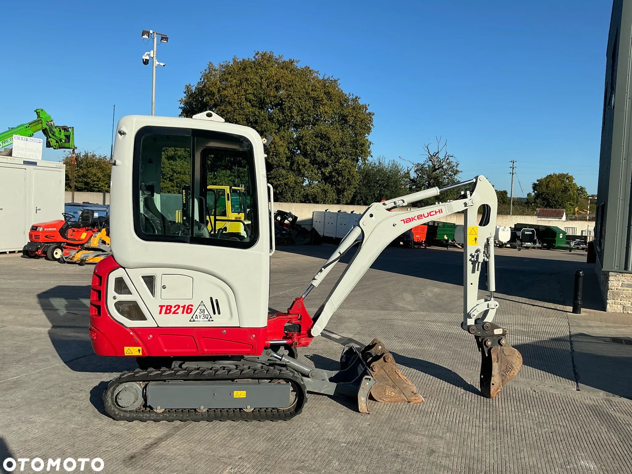 Takeuchi TB216 - 1