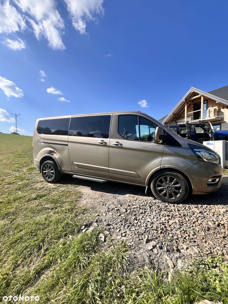 Ford Tourneo Custom - 8
