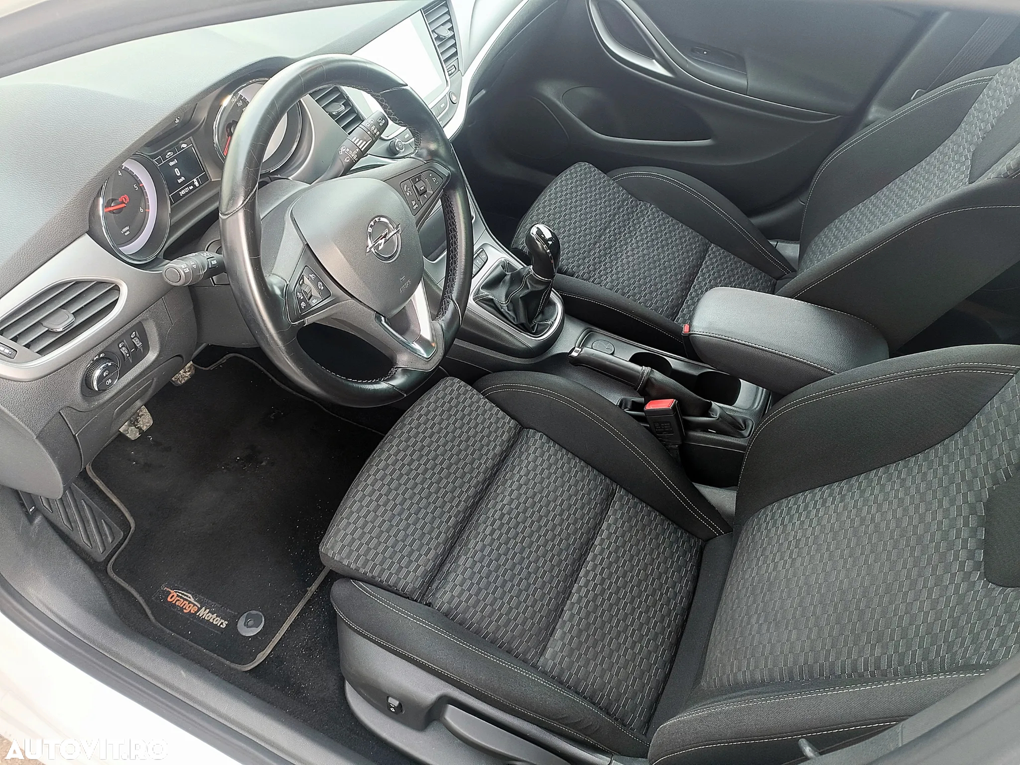 Opel Astra 1.6 CDTI ECOTEC ECOFlex Start/Stop Dynamic - 12