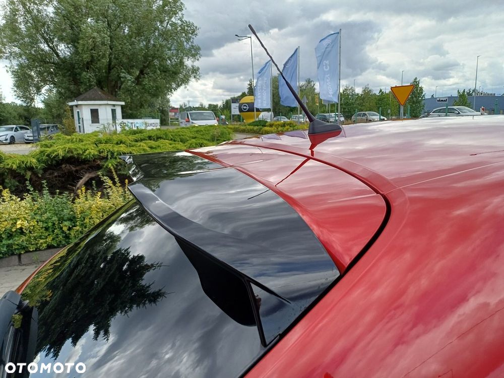Peugeot 208 - 12