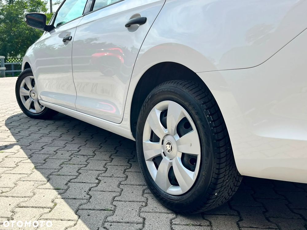 Skoda RAPID 1.0 TSI Active - 24