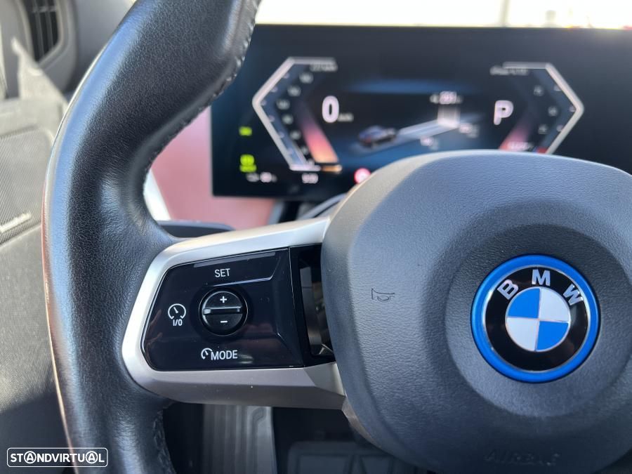 BMW iX xDrive 40 Pack Desportivo - 37