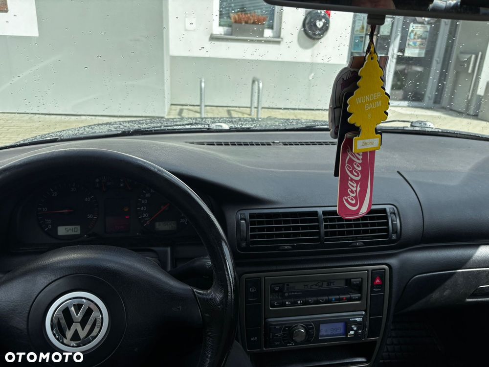 Volkswagen Passat 1.9 TDI Comfortline - 7