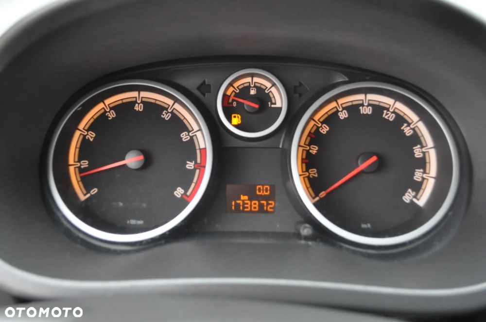 Opel Corsa 1.2 16V Cosmo - 12
