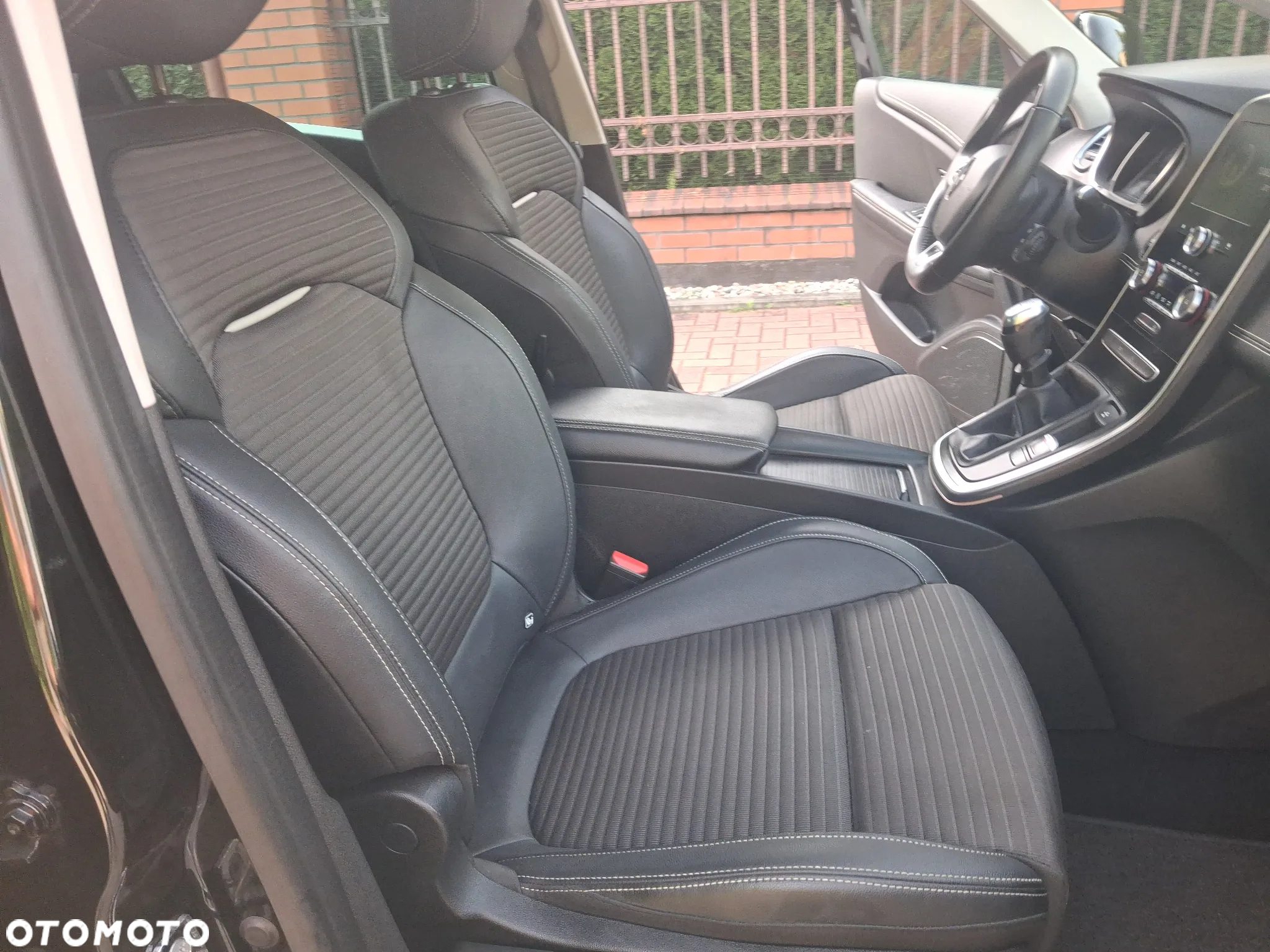 Renault Scenic BLUE dCi 120 BUSINESS EDITION - 13