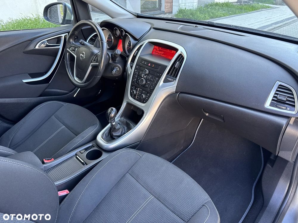 Opel Astra 1.6 Design Edition - 19