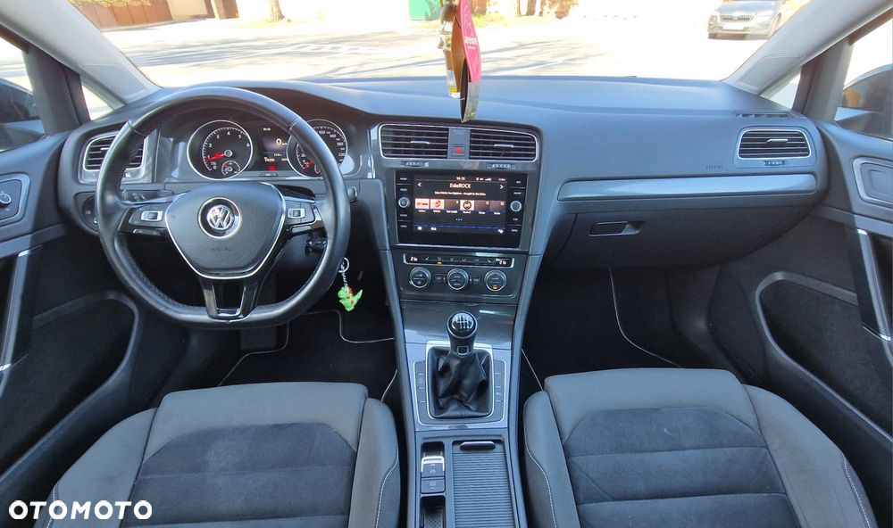 Volkswagen Golf 1.4 TSI BMT Comfortline - 14