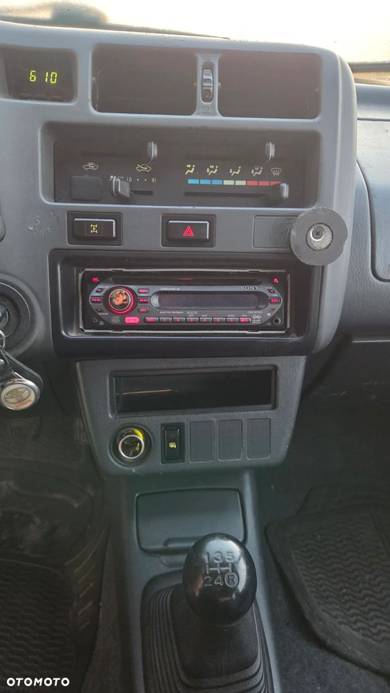 Toyota RAV4 2.0 - 12