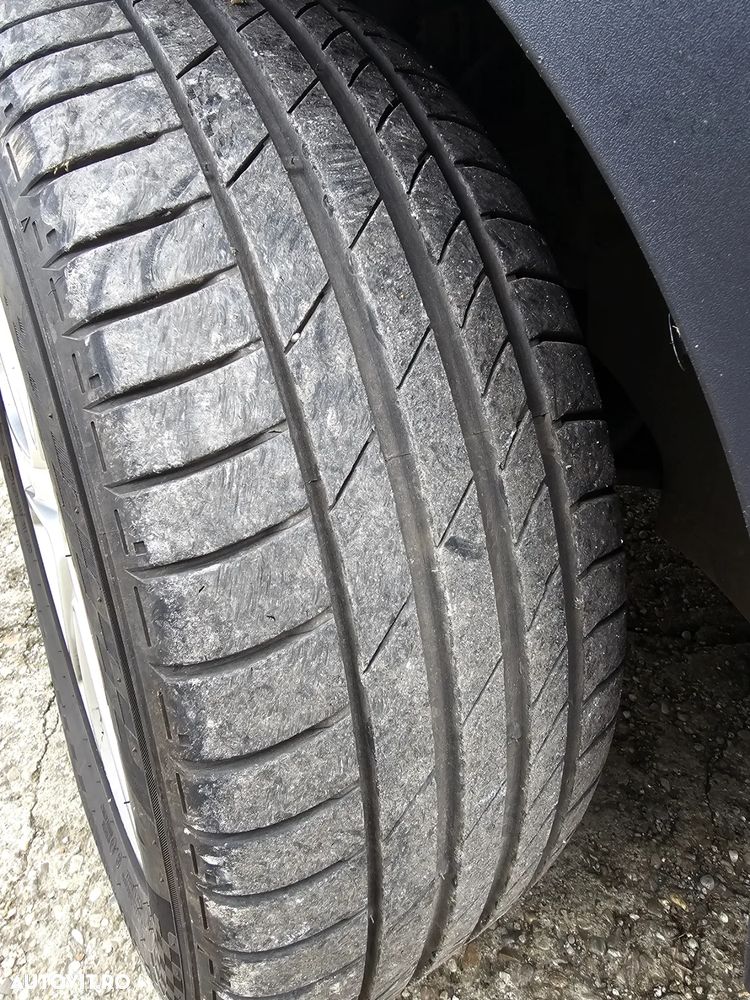 Ford Kuga 2.0 TDCi Powershift 4WD Titanium - 21