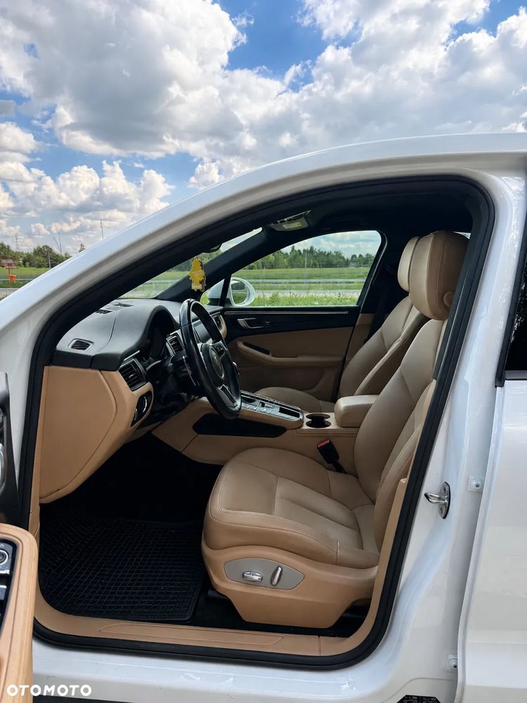 Porsche Macan Standard - 12