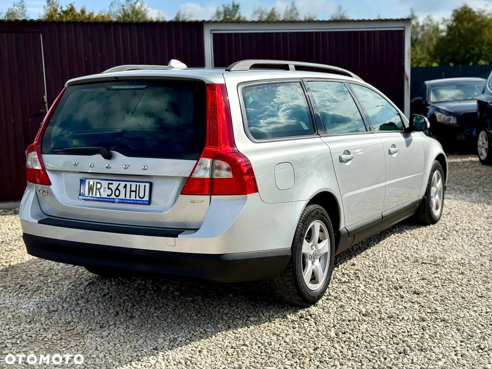 Volvo V70 2.0 Momentum - 5