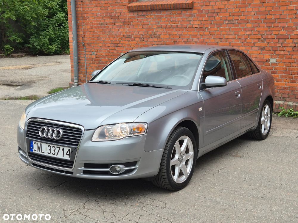 Audi A4 Limousine - 4