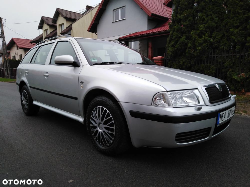 Skoda Octavia 2.0 Combi Ambiente 4x4 - 9