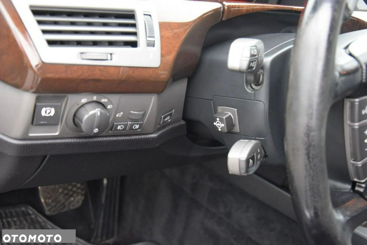 BMW Seria 7 - 31