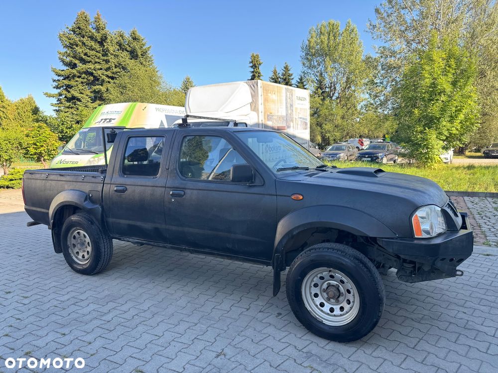 Nissan Pickup - 5