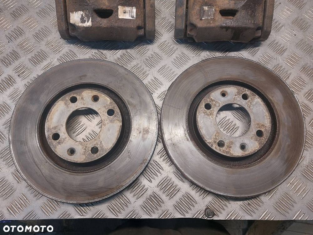 TARCZE HAMULCOWE PRZÓD + KLOCKI + ZACISKI CITROEN BERLINGO II 1.6 HDI - 2