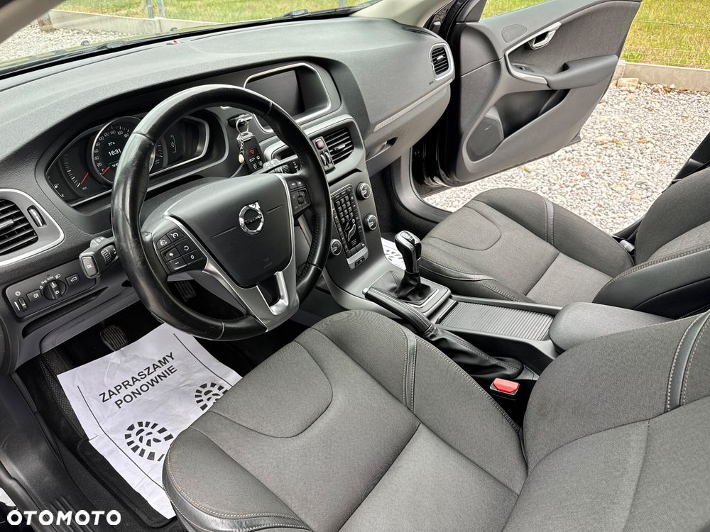 Volvo V40 D2 Momentum - 27