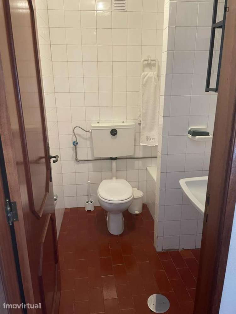 Quarto - localizado em Ramalde Porto - Grande imagem: 2/10