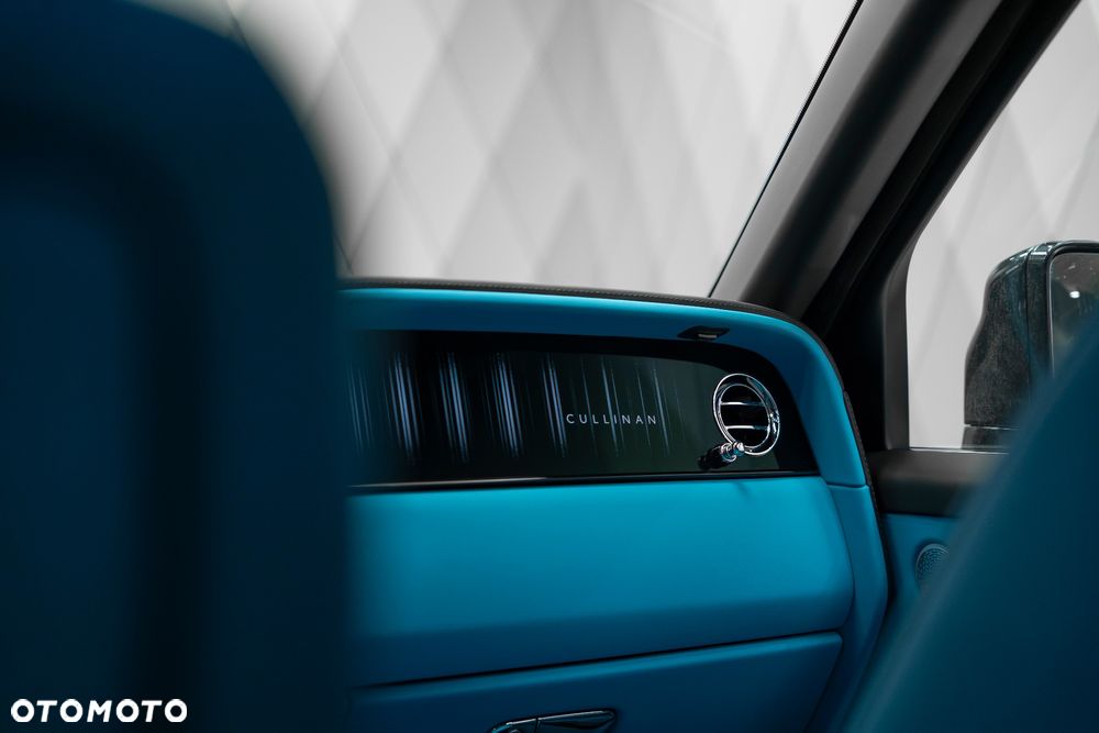 Rolls-Royce Cullinan - 25