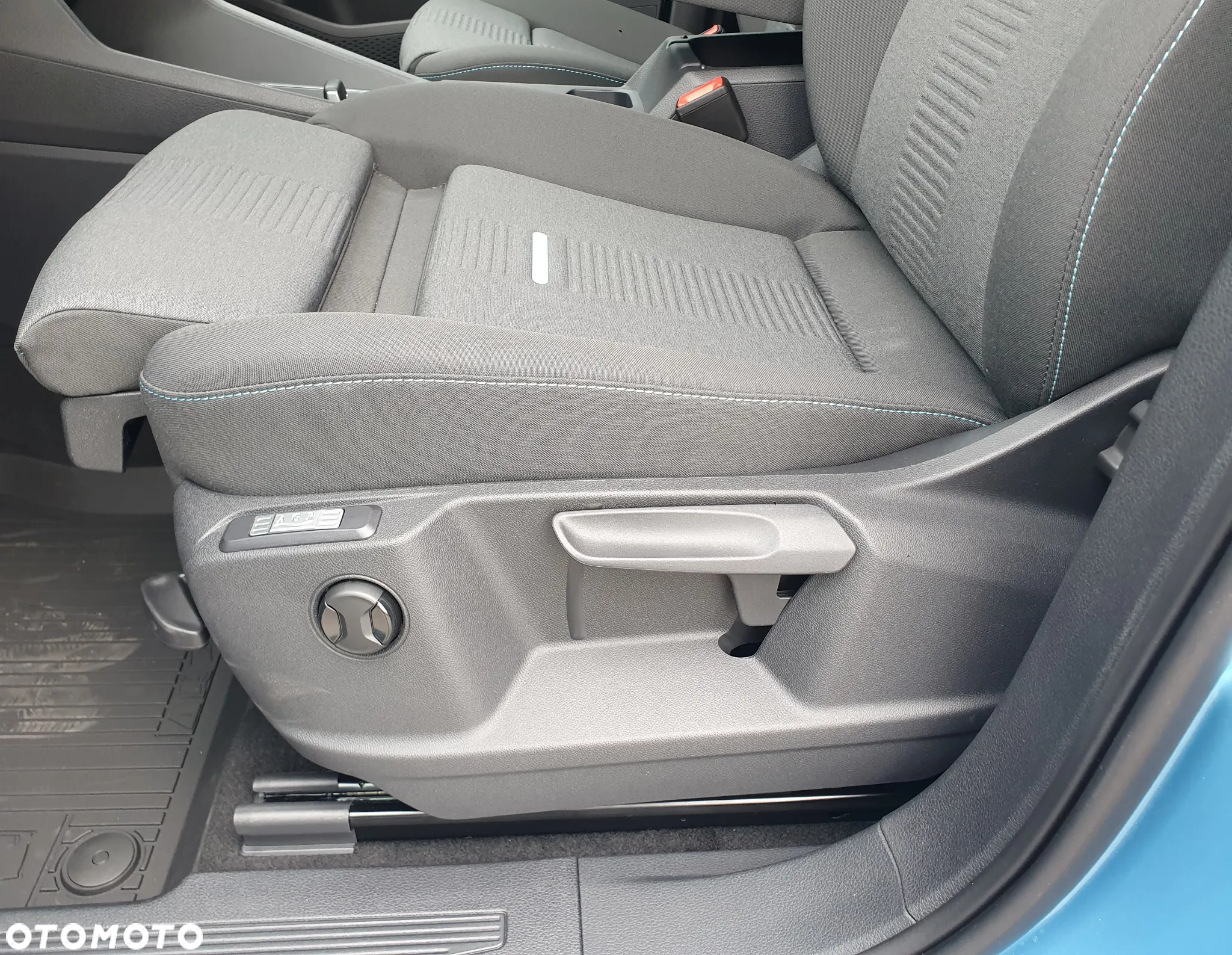 Ford Tourneo Connect Grand 2.0 EcoBlue Active - 17