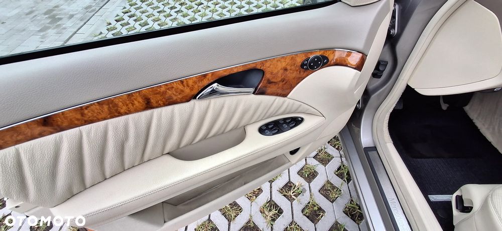 Mercedes-Benz Klasa E 350 4Matic Automatik Elegance - 17