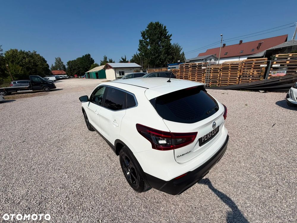 Nissan Qashqai 1.3 DIG-T N-Connecta DCT - 34