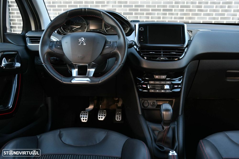 Peugeot 208 1.2 PureTech GT Line - 13