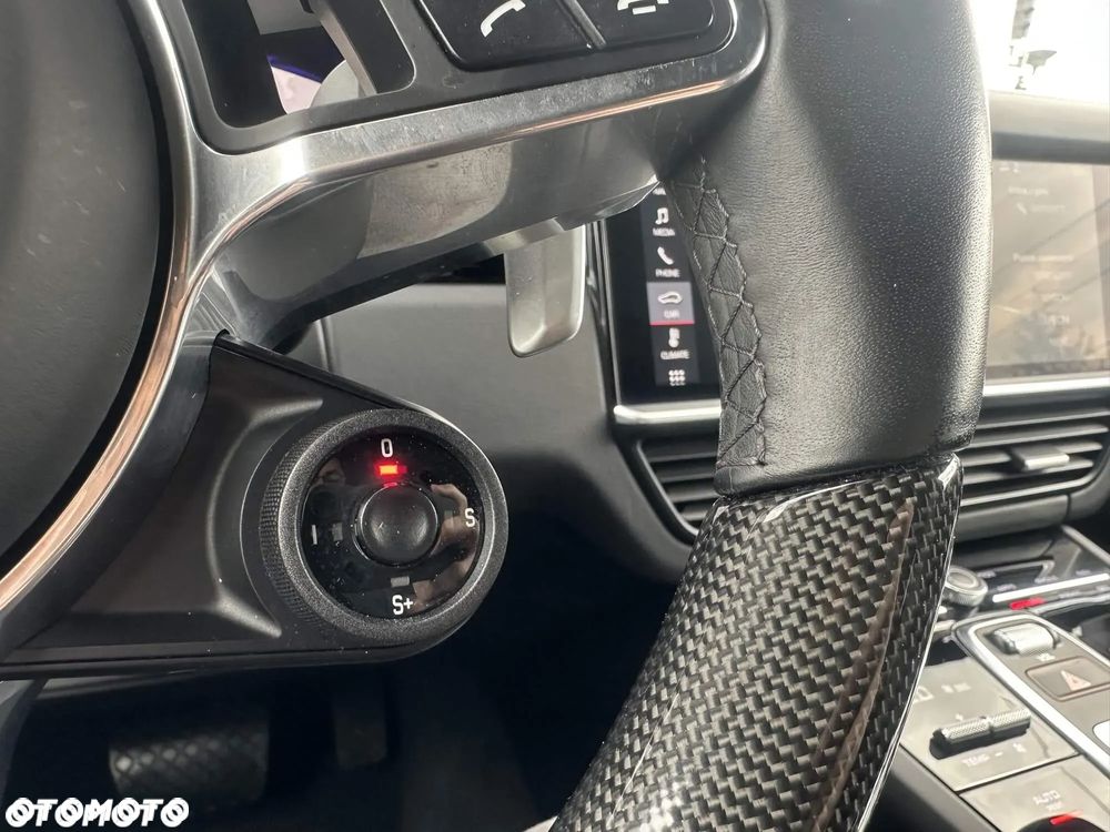 Porsche Cayenne - 31