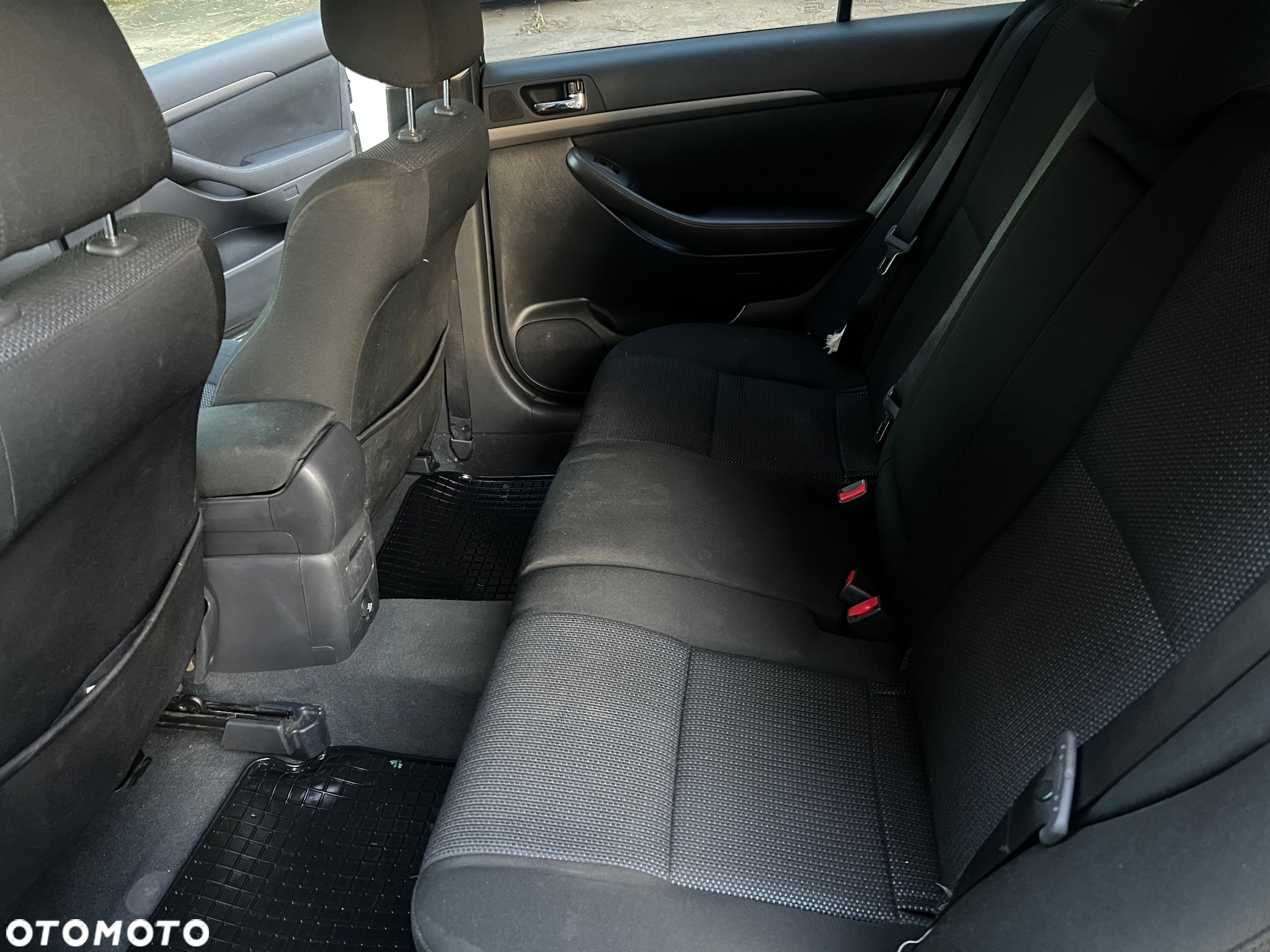 Toyota Avensis - 6