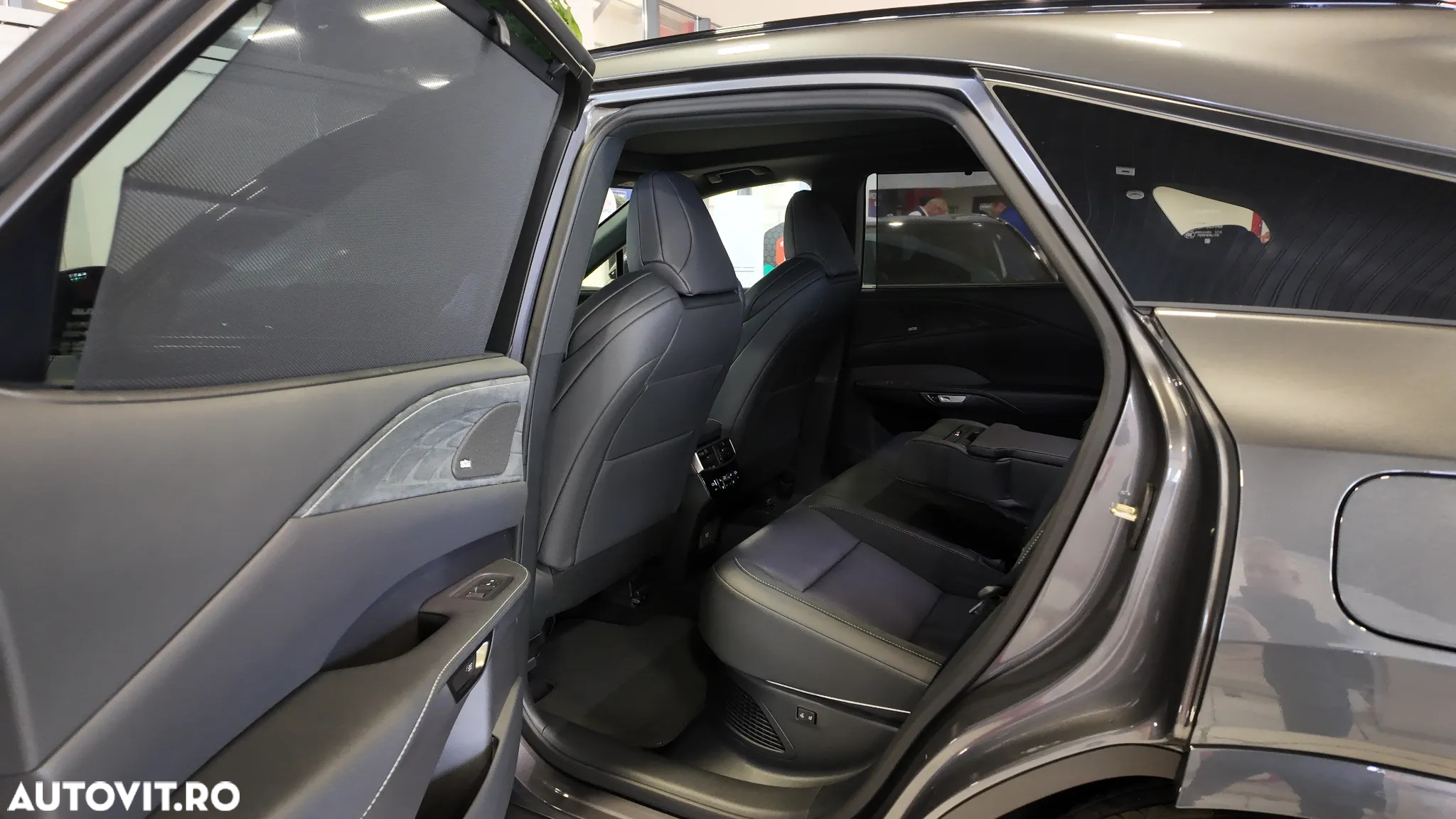 Lexus Seria RX - 35