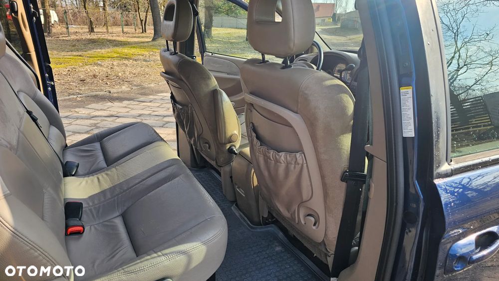 Chrysler Grand Voyager 3.3 LX - 8