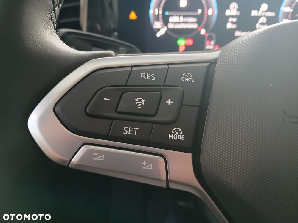 Volkswagen Passat - 17