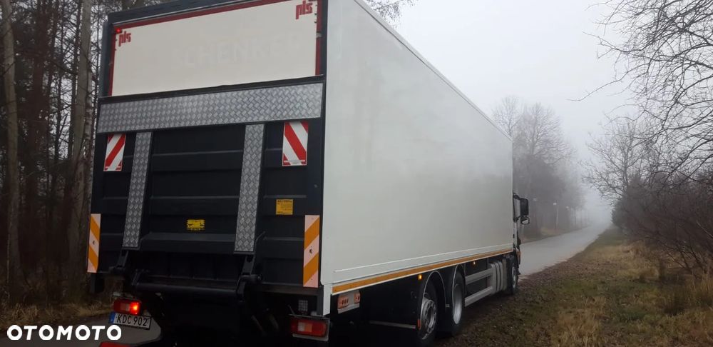 Volvo FM 380 Euro5 Super Stan tylko 620tyś km kabina sypialna ogrzewany kontener - 3