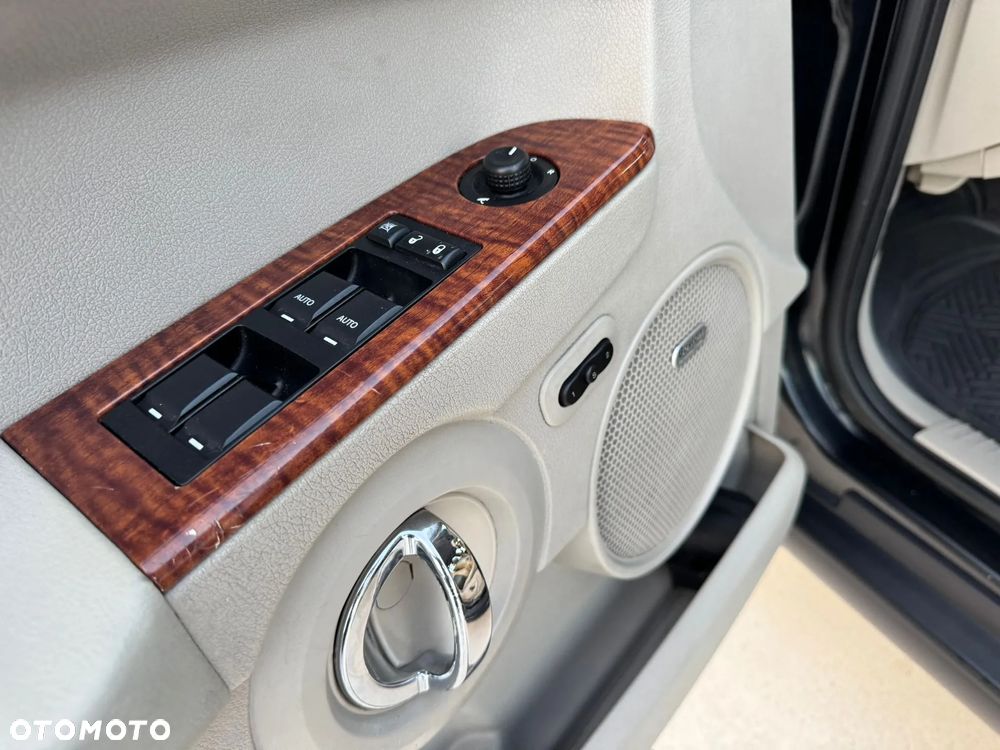 Jeep Commander 3.0 CRD Limited - 24